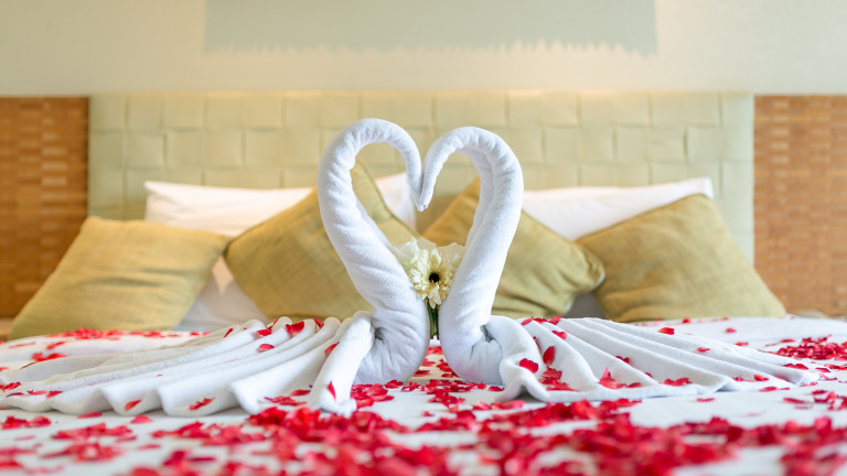 В сезона на сватбите все по-често чуваме, че някой заминава