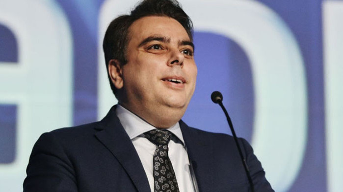 Асен Василев с нова метафора: ИТН хвърлили държавата под автобуса