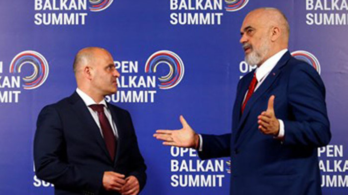 Бурни реакции последваха в Северна Македония след невинна шега на