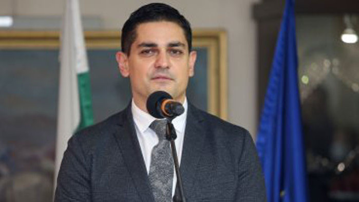 Вербуваните депутати от Радостин Василев започнаха да намаляват. По информация