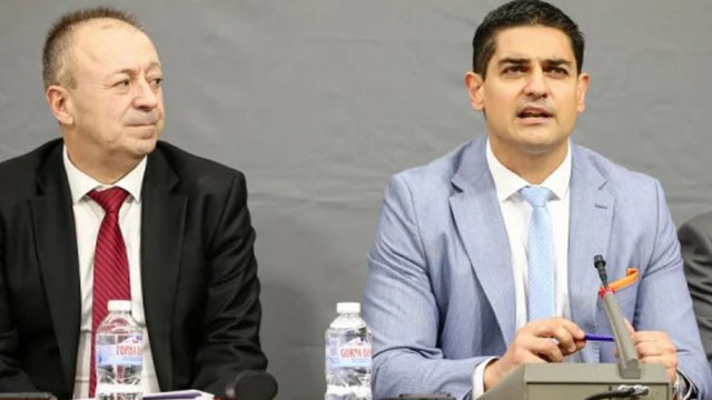 От Фейсбук профила на Калина Андролова Свалям доверието си от