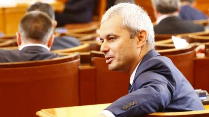 Костадинов: Единственото решение е разпускане на парламента, оставка на правителството и нови избори