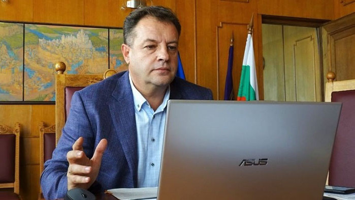Панов: Няма комуникация между властта и общините, Петков има негативно отношение към местната власт