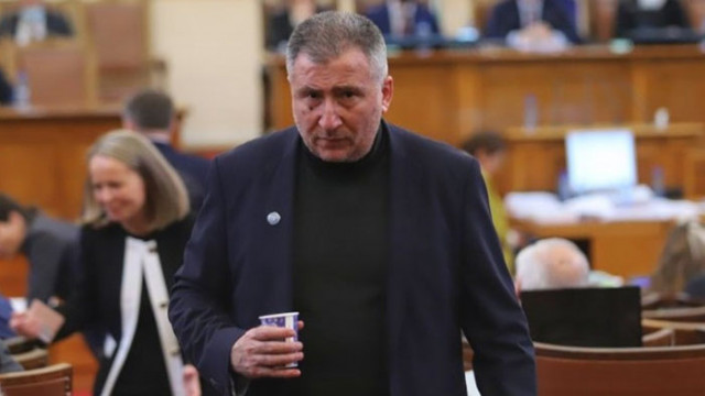 Депутатът от ИНТ Светлин Митев смени името си на Светлин