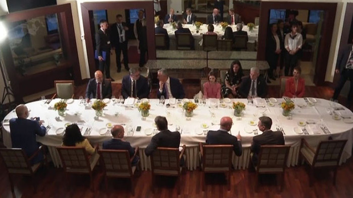 Премиерът Кирил Петков сам е изявил желание да пътува с