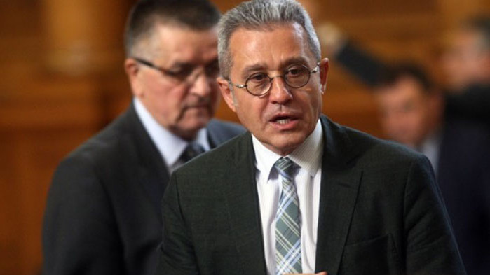 Има основание за вот на недоверие срещу правителството във всички