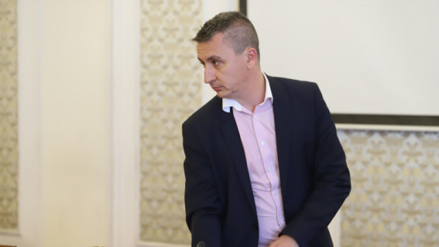 Енергийният министър Александър Николов не внесе яснота дали подкрепя позицията