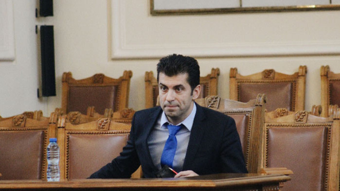 Вече два часа слушам тази дискусия и се чудя защо