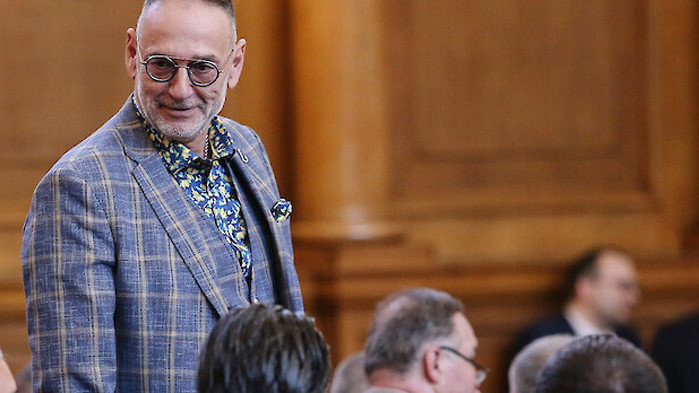 Събрахте несъбираемото. Ние не сме ходили да молим Възраждане да