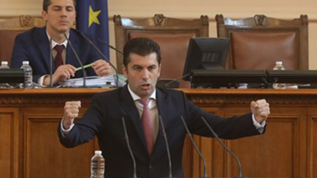 След 125 гласа на генералната репетиция Оставката на Минчев няма