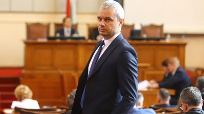 Костадинов видял на протеста пред НС "хора, които са платени от чужди посолства"