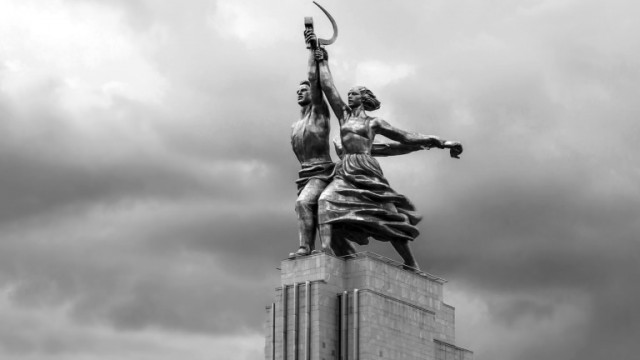 Латвия премахва всички паметници и други предмети прославящи тоталитарни режими  съобщава
