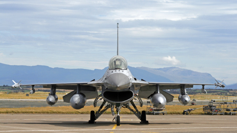 За 6 години Румъния е договорила 49 изтребителя F-16