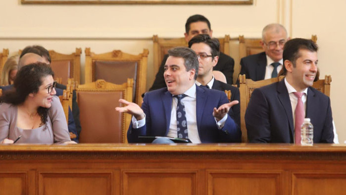 От фейсбук профила на Явор Дачков Умните и красивите губят