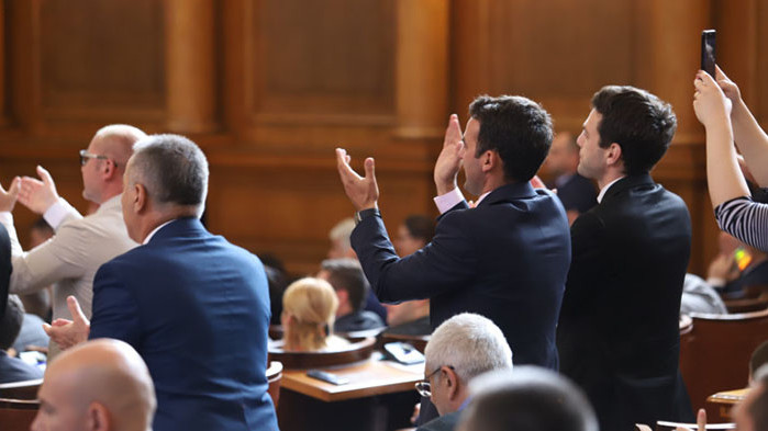 В четири абзаца отговор ПП обвиняват Теодора Генчовска, че е