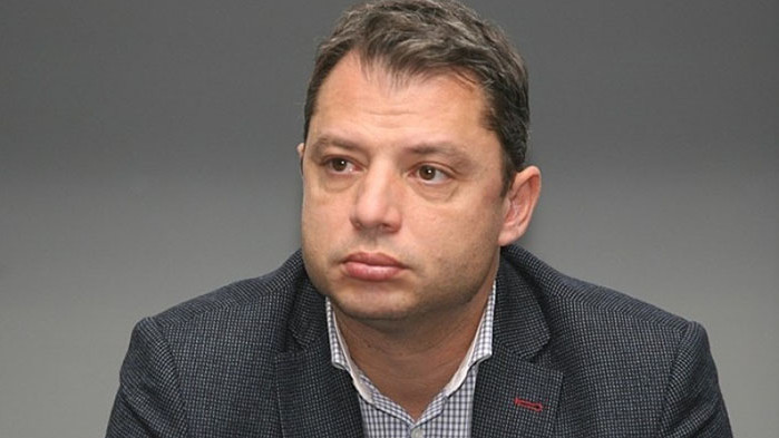 Най-почтените и най-моралните, нетолерантните към корупцията от Продължаваме промяната“, защото