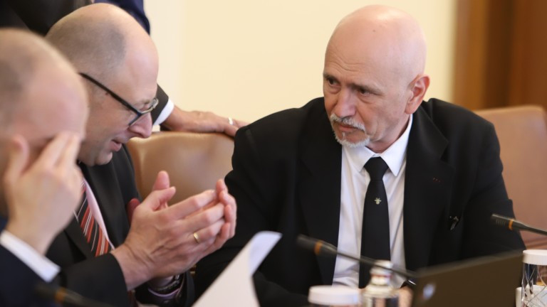 Президентът Румен Радев и ГЕРБ са заработили в синхрон, особено по