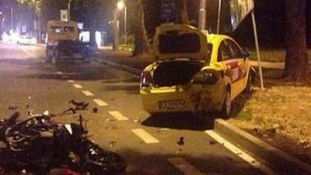 Жестока катастрофа във Враца - моторист загина, блъснал го е таксиджия