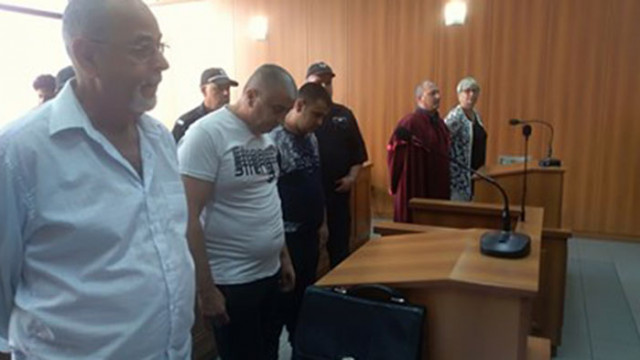 Баща и син Боюклиеви отиват за 36 г. в затвора за убийството в Нареченски бани