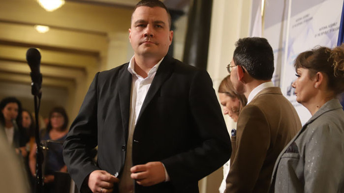 Балабанов към Нинова: Лъжете, за вас е животоспасяващо да останете в коалицията
