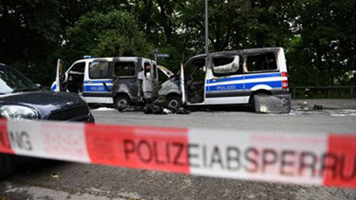 Преди срещата на върхна на Г-7 в Мюнхен подпалиха 8 автобуса на германската полиция (СНИМКИ)