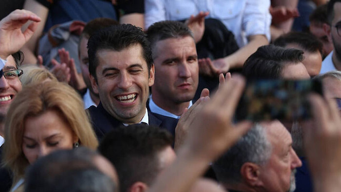 Българското правителство бе свалено с вот на недоверие в парламента,