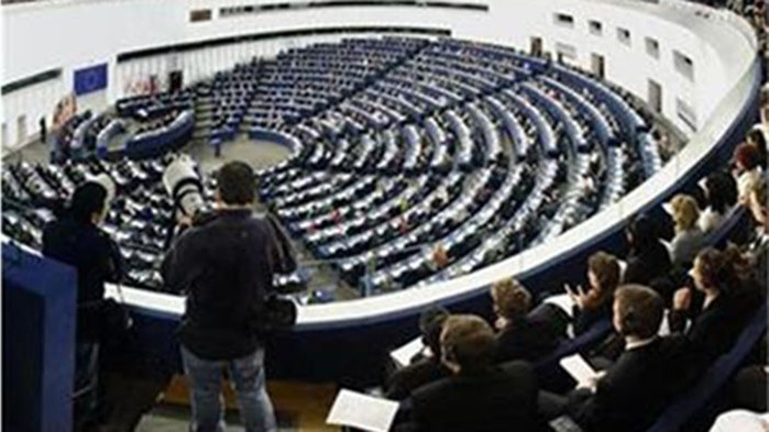 Европа: Украйна и Молдова незабавно да получат статут на кандидат-членки в ЕС