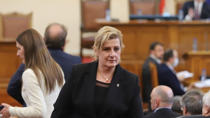 Елена Гунчева напуска и партия „Възраждане“, и парламента