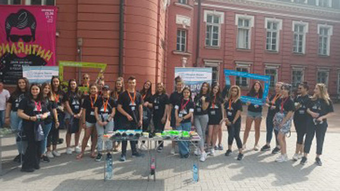 25 доброволци участваха в кампанията „Без дрога на пътя“