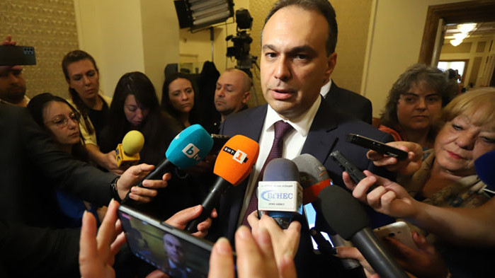Заков нямал информация България да изнася оръжия за Украйна