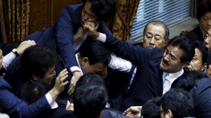 Шампиони по парламентарен бой са депутатите в Тайван - те