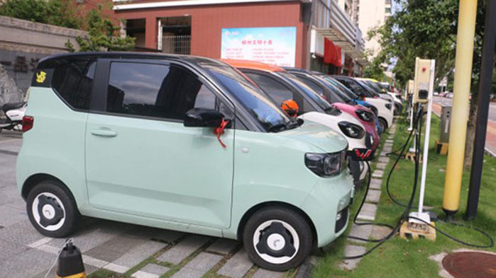 Китайска компания вчера представи батерия за електрически превозни средства с