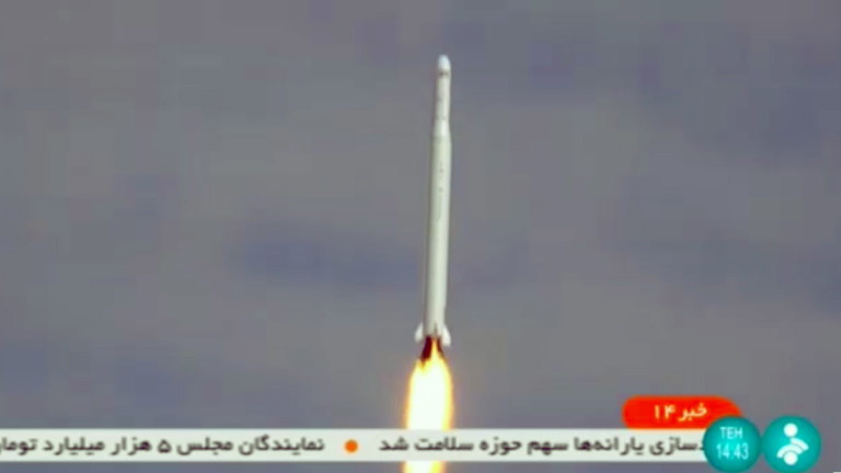 Иран изстреля сателит със собствена разработка ракета носител