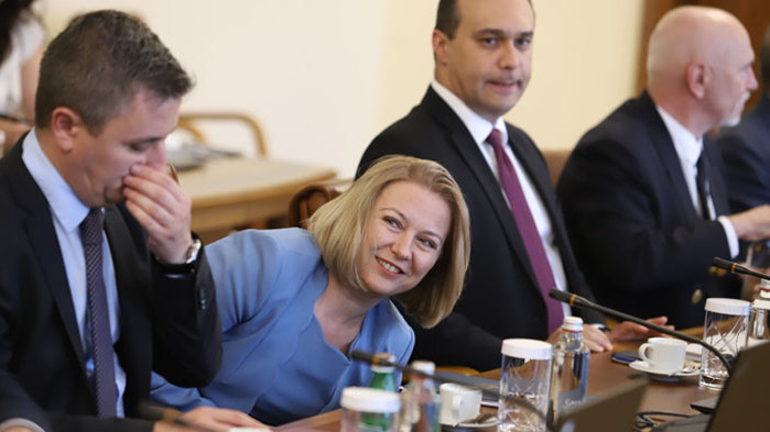 Надежда Йорданова издаде "тайната": Обсъжда се ДБ и ПП да излязат заедно на изборите