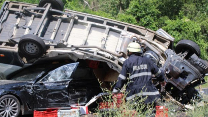 Двама са загиналите във верижната катастрофа в Кресненското дефиле (СНИМКИ - обновена)