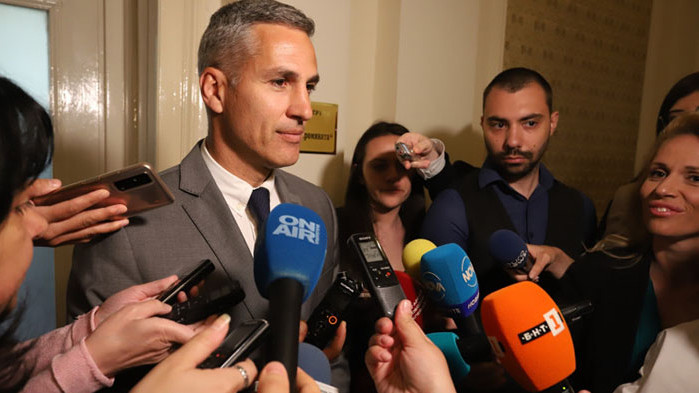 "Момъците на надеждата" от ПП чакат БСП да осмисли становището си, търсели формула