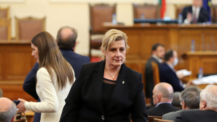 Гунчева ставала независим депутат, заради авторитаризма на Костадинов