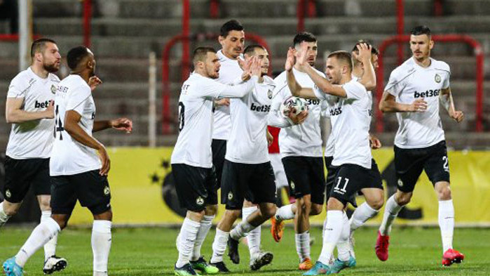 Славия победи с 3:0 у дома Спортист Своге в последната