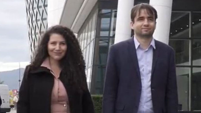 Прехвърля ли министър Божанов цялата държавна информация в своя стартъп фирма?
