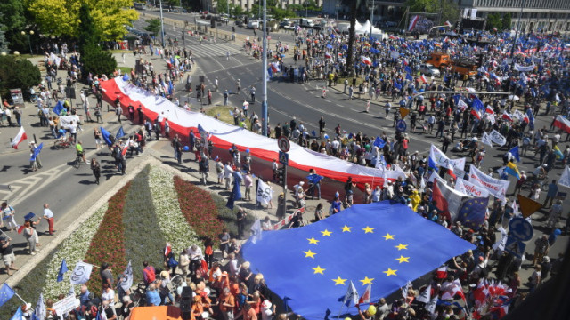 Отказът на ЕС да признае на Полша промените в съдебната ѝ