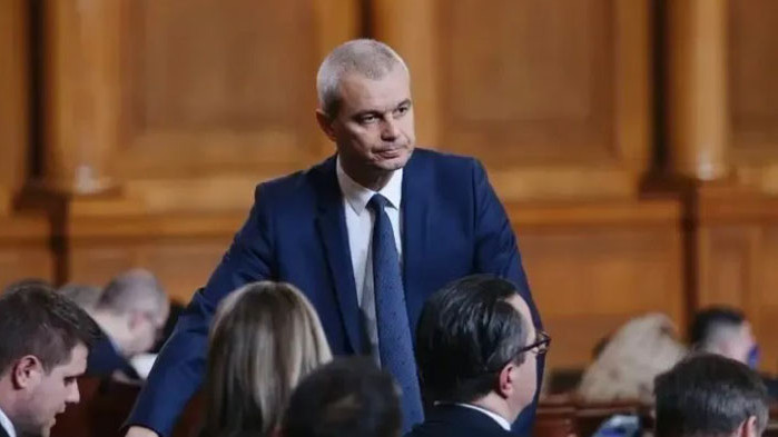 Прекратяването на издаването на туристически визи за български граждани е