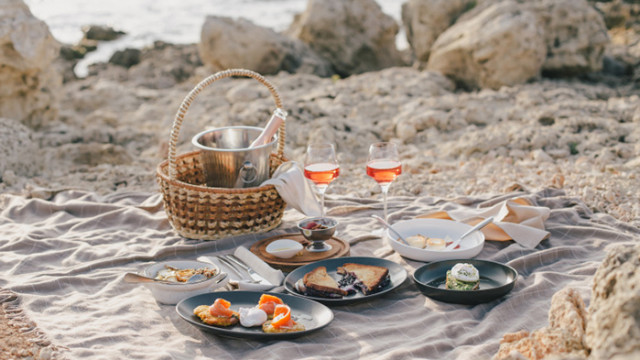 Високите температури промяната на времето пътуванията храната далеч от дома Сега