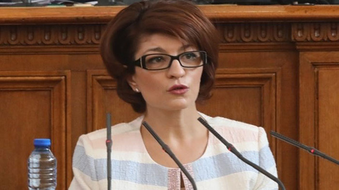 Десислава Атанасова за ПП: Аматьори, които е време да си тръгват
