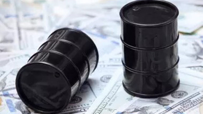 Петролът падна под 100 долара за барел, еврото продължава да се срива