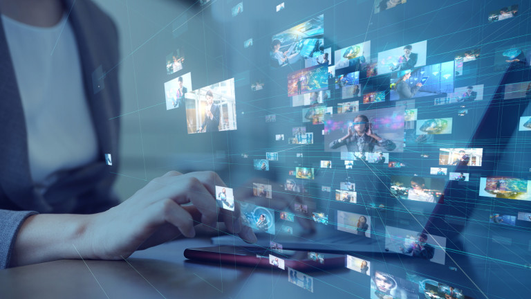 Най-големият мобилен и интернет доставчик в Канада в петък претърпя голям