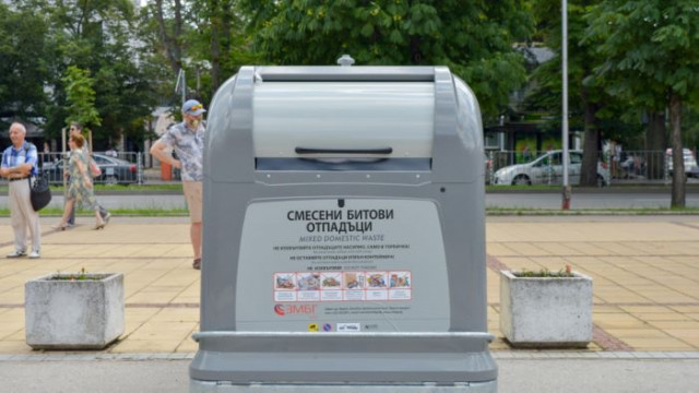 Мързел ли е причината за "боклук около боклука" във Варна?