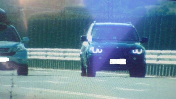 Полицейска камера засне водач да шофира със сериозно превишена скорост,