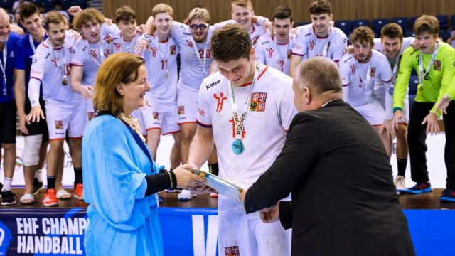 Божидар Симеонов е най-добър пивот на Европейския шампионат по хандбал във Варна