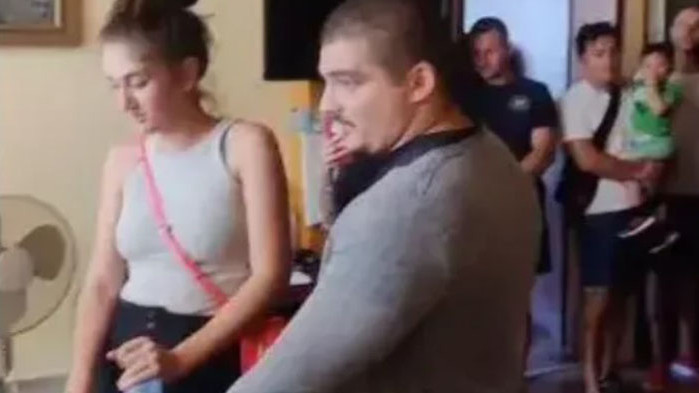 С него още трима младежи хвърлиха червените си книжки Членове