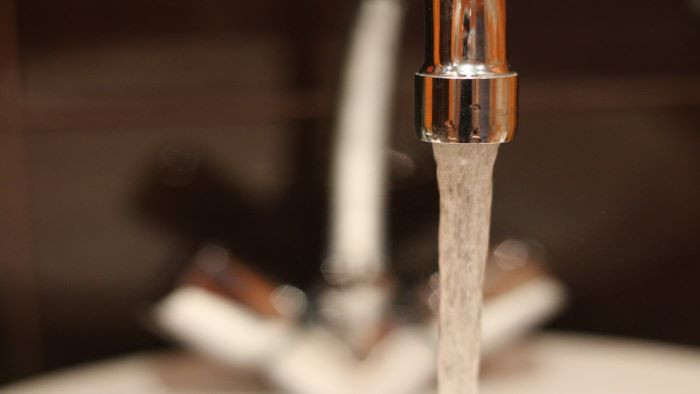 Поради извършаване на неотложни аварийни ремонтни дейности по водопреносната мрежа,